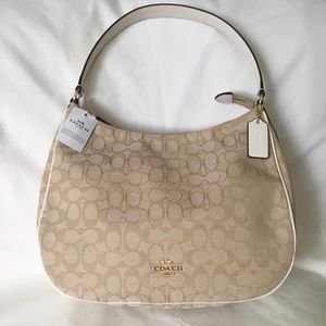 ♦️SOLD♦️BNWT Women’s Coach shoulder bag.